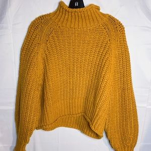 H&M THICK KNIT SWEATER